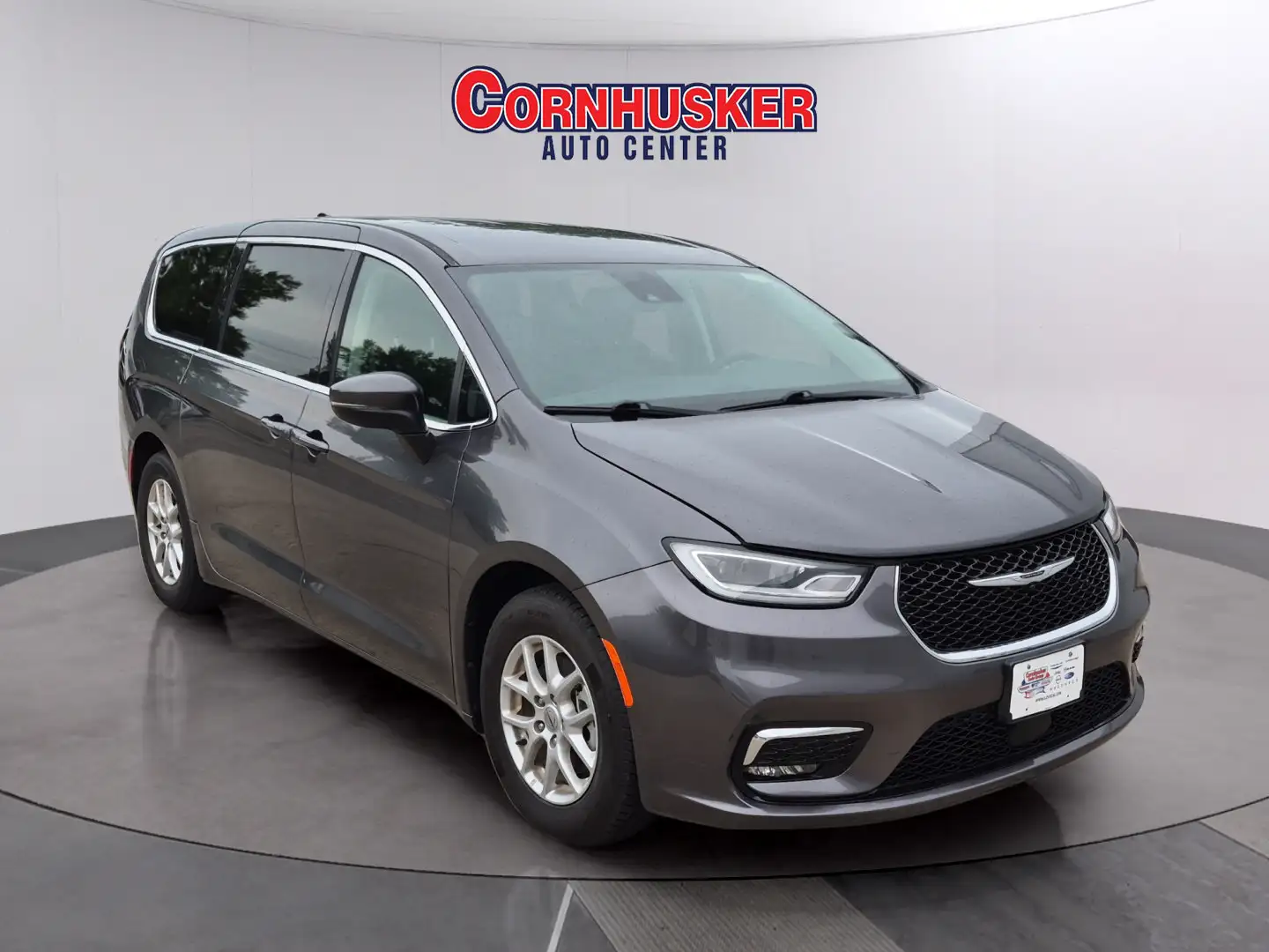2023 Chrysler Pacifica Touring L's photo