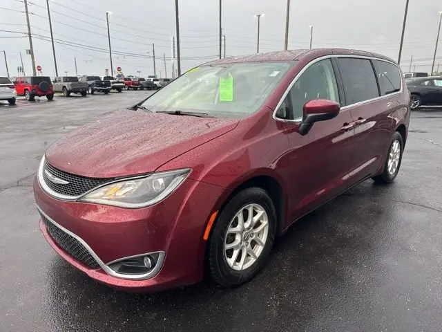 2017 Chrysler Pacifica Touring Plus photo 3