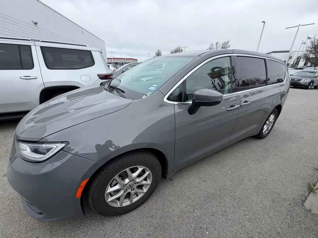 Vehicle Image 2