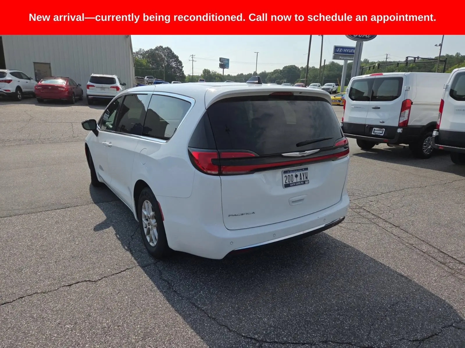 2025 Chrysler Pacifica Select photo 5
