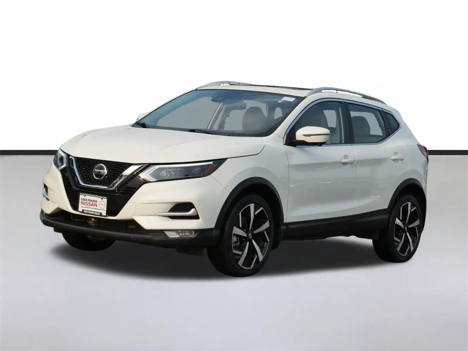 2022 Nissan Rogue Sport SL AWD's photo
