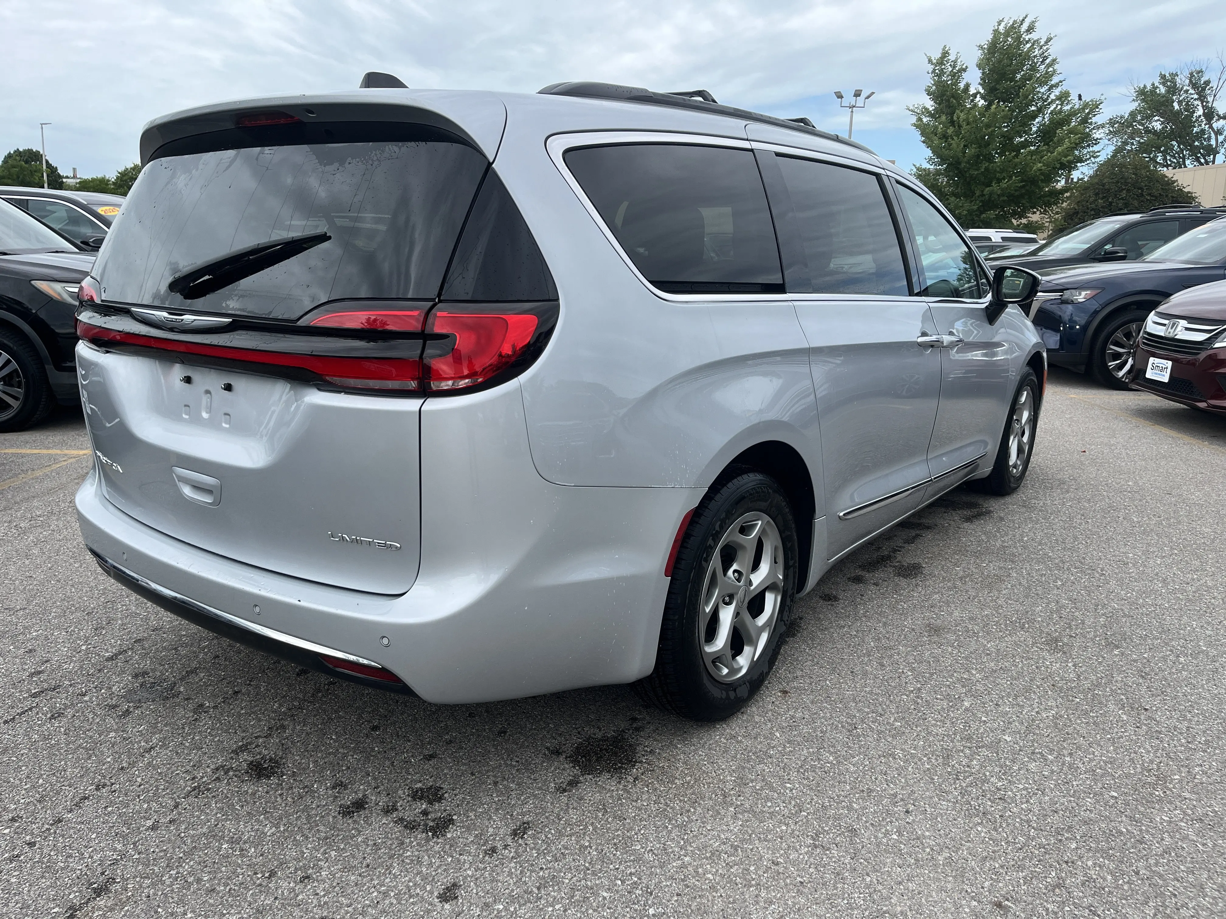 2023 Chrysler Pacifica Limited photo 5