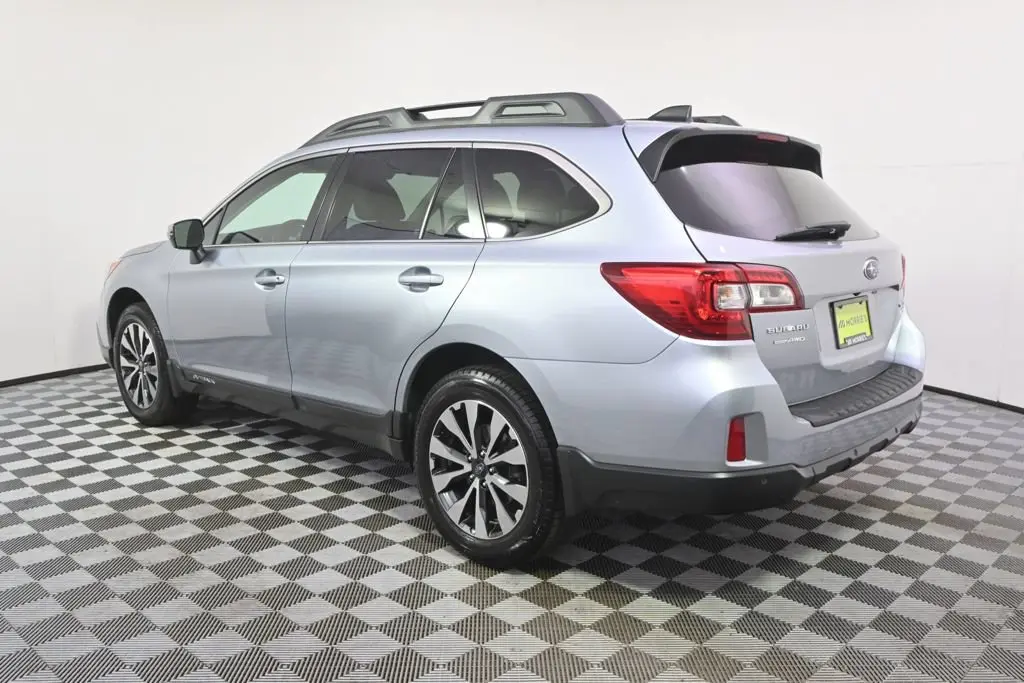 2017 Subaru Outback 2.5i Limited photo 3