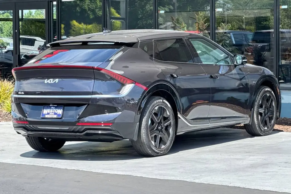 2026 Kia EV6 Wind AWD photo 4