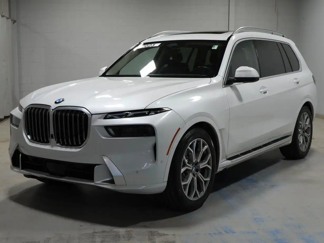 2023 BMW X7 xDrive40i's photo