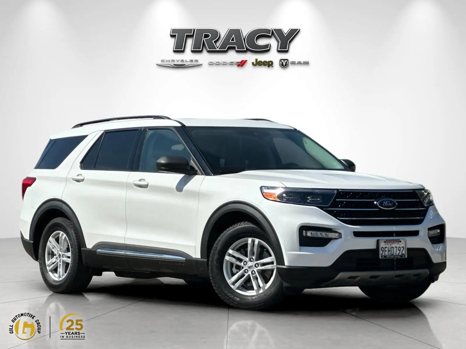 2021 Ford Explorer XLT RWD photo 1