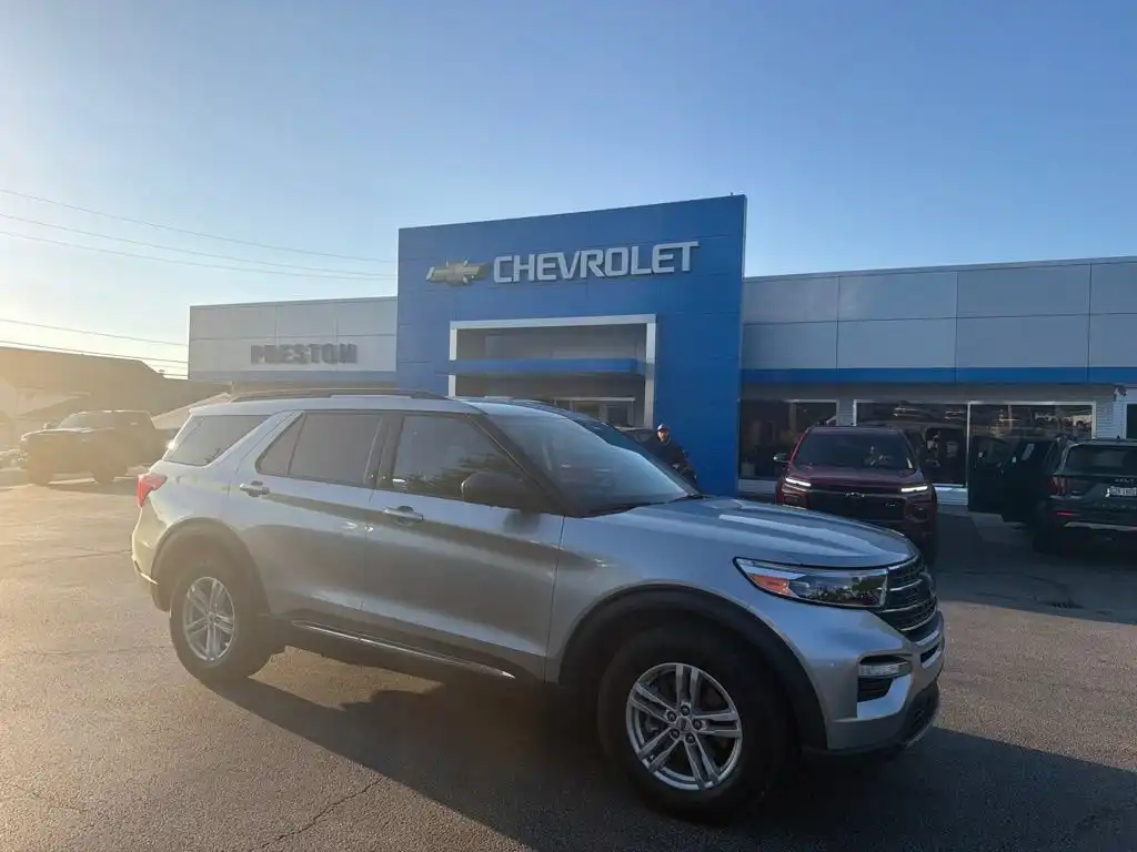 2022 Ford Explorer XLT 4WD's photo