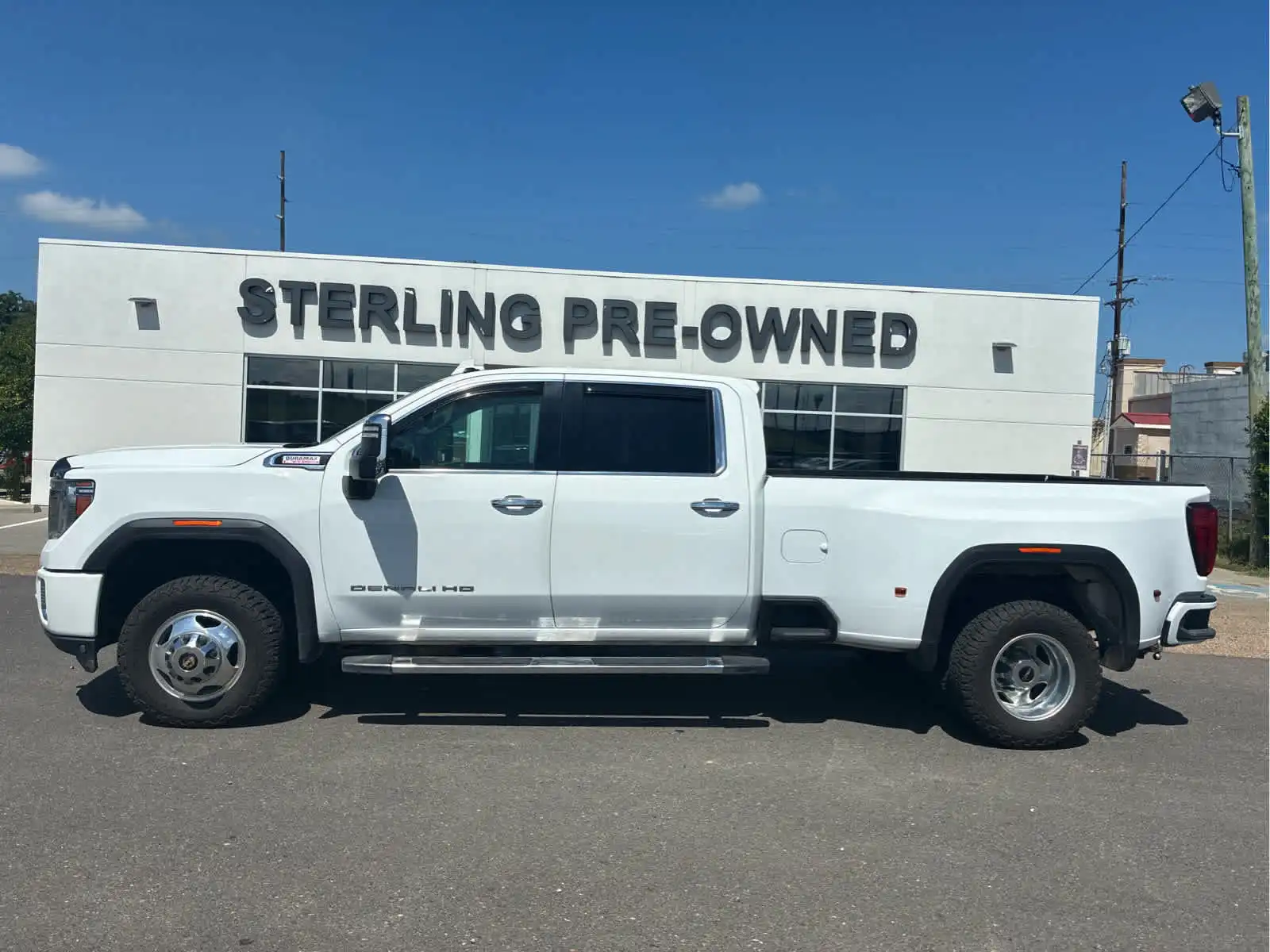 2020 GMC Sierra 4WD Crew Cab Long Box DRW Denali's photo