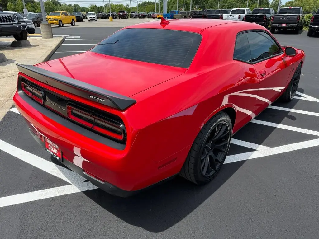 2015 Dodge Challenger SRT Hellcat photo 5