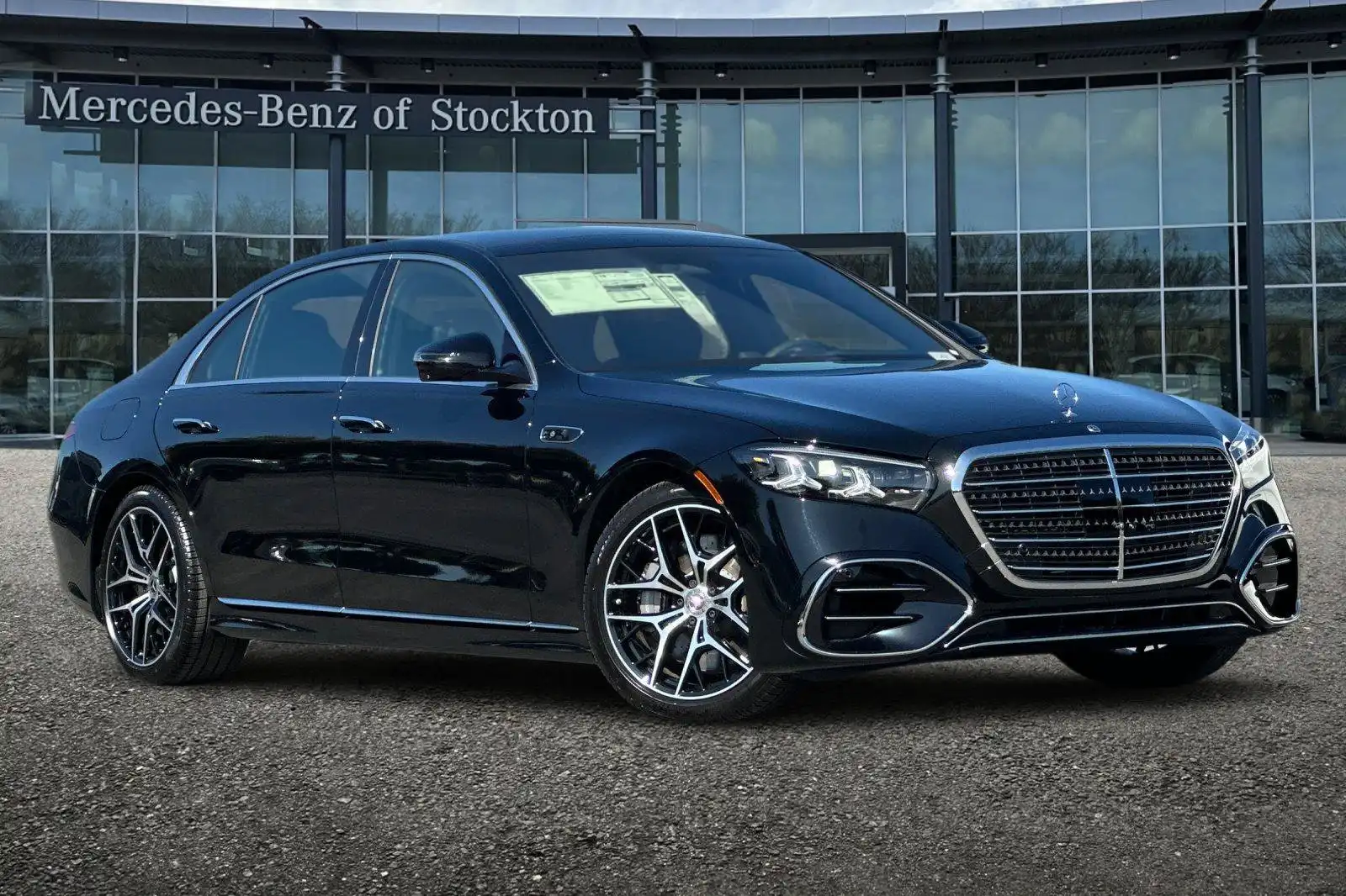 2027 Mercedes-Benz S-Class S580 4MATIC's photo