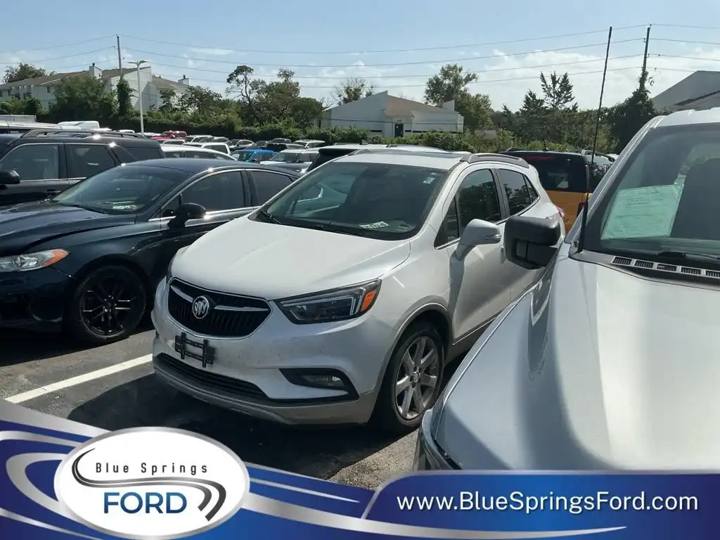 2018 Buick Encore Essence's photo