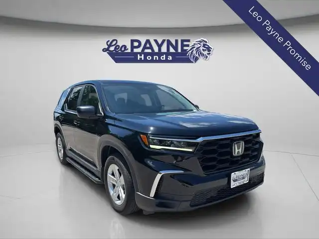 2023 Honda Pilot LX AWD's photo