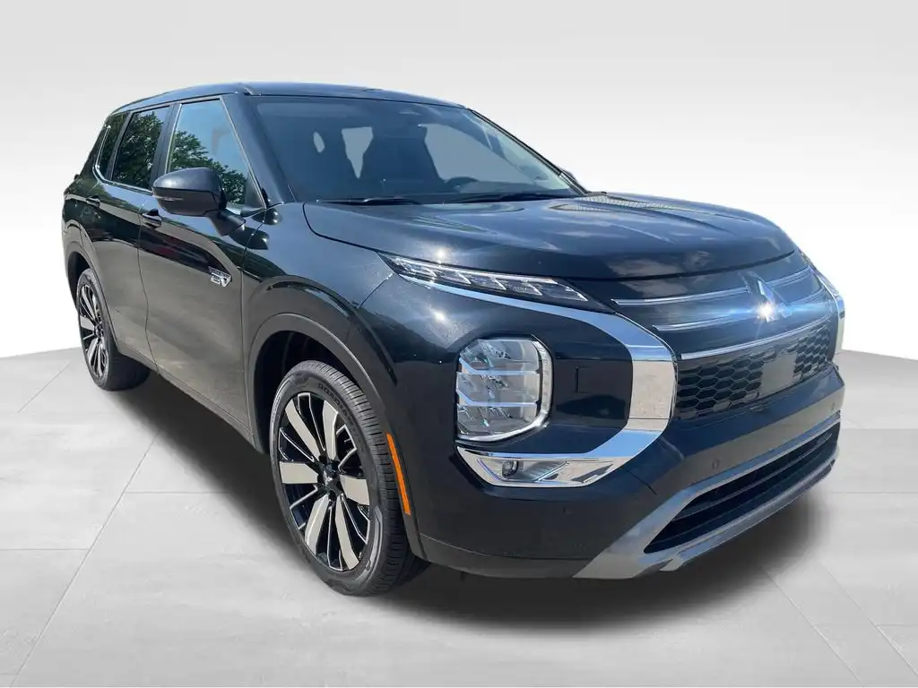 2026 Mitsubishi Outlander Plug-in Hybrid SE S-AWC's photo