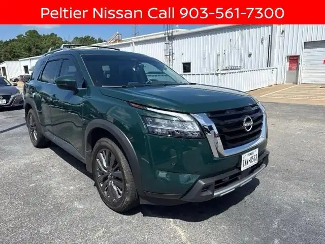 2024 Nissan Pathfinder SL 2WD's photo