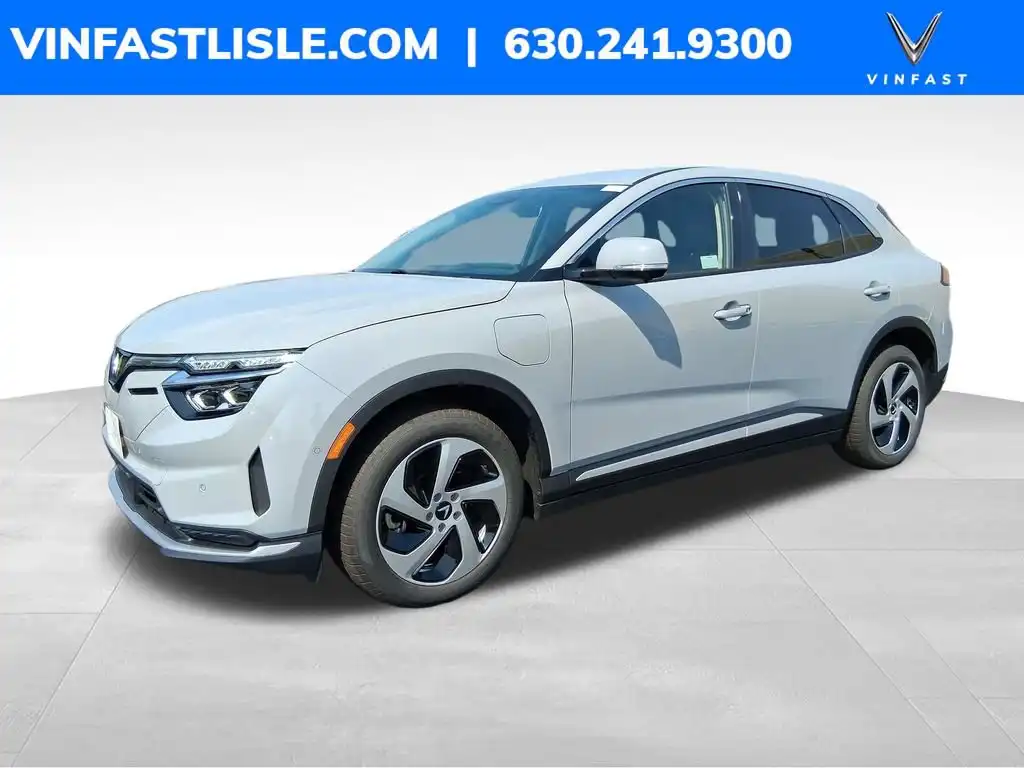 2027 VinFast VF 8 Eco's photo