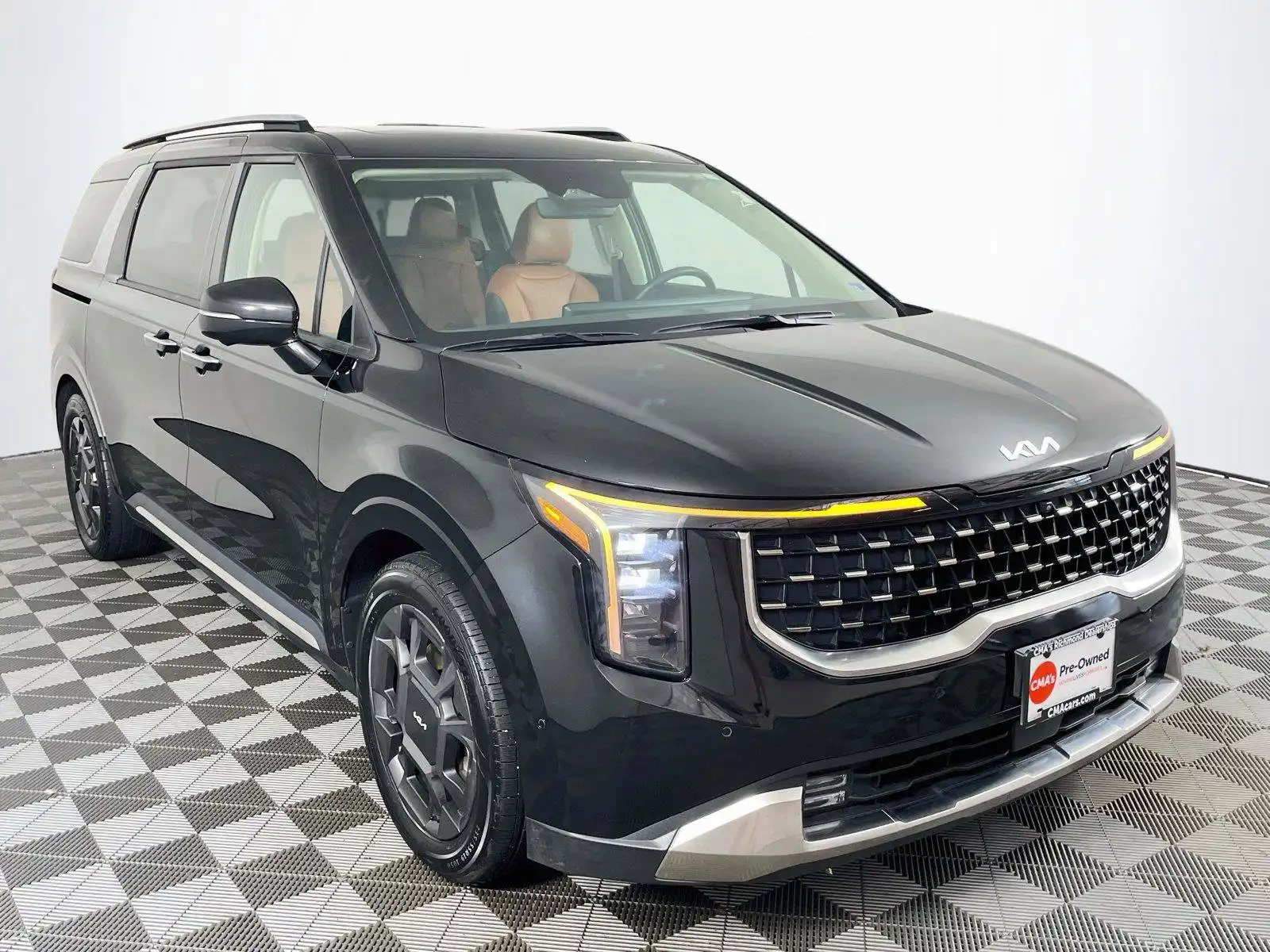 2025 Kia Sedona SX's photo
