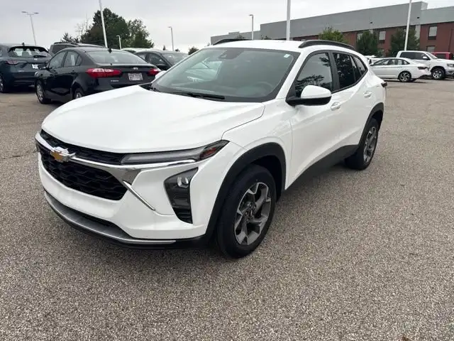 2024 Chevrolet Trax LT's photo