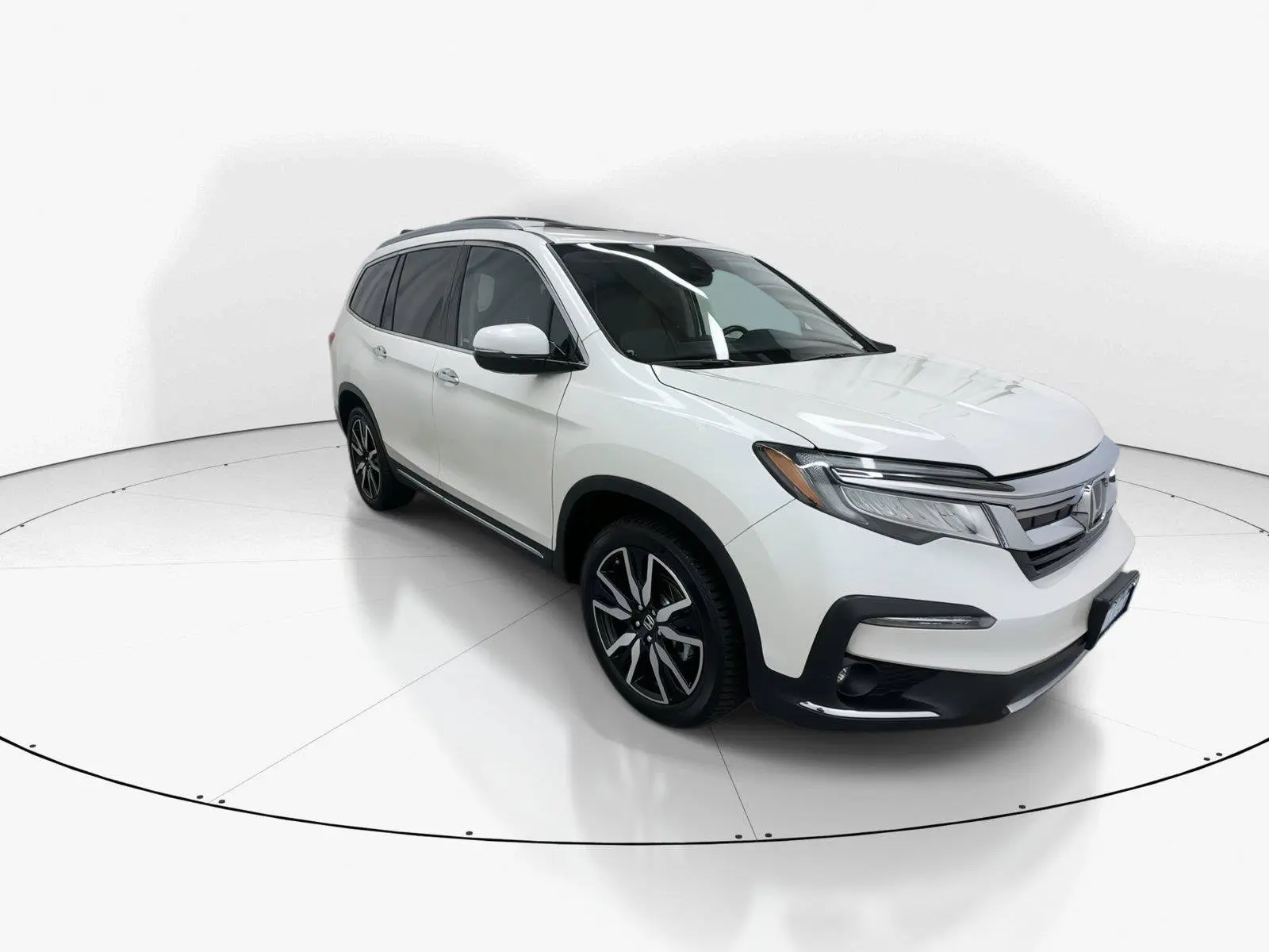 2019 Honda Pilot Touring 4WD photo 4