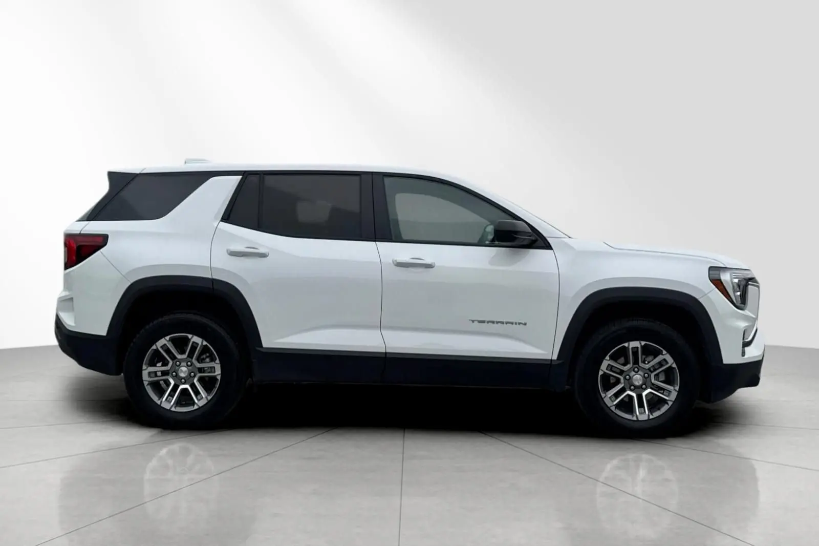 2025 GMC Terrain Elevation AWD photo 3