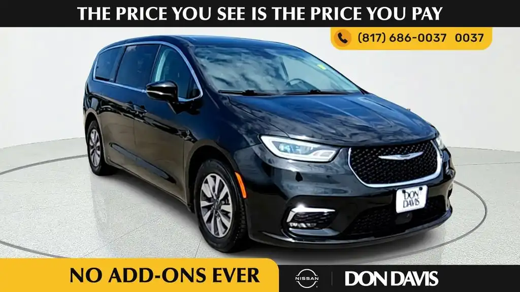 2024 Chrysler Pacifica Hybrid PHEV Select's photo