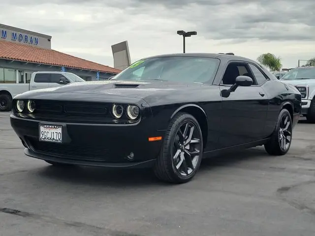 2023 Dodge Challenger SXT Auto photo 5