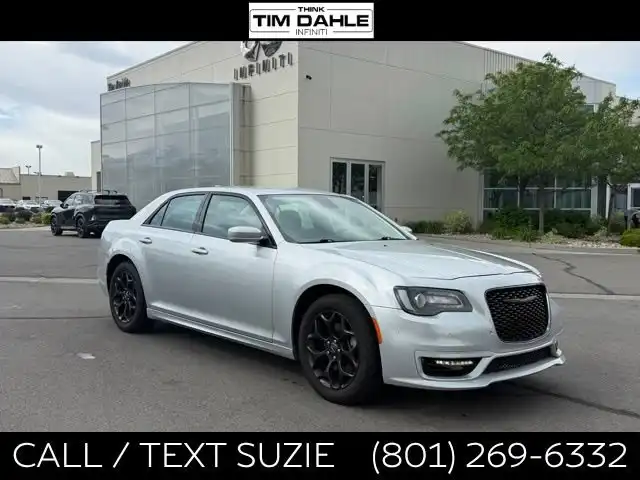 2022 Chrysler 300 Touring L AWD's photo