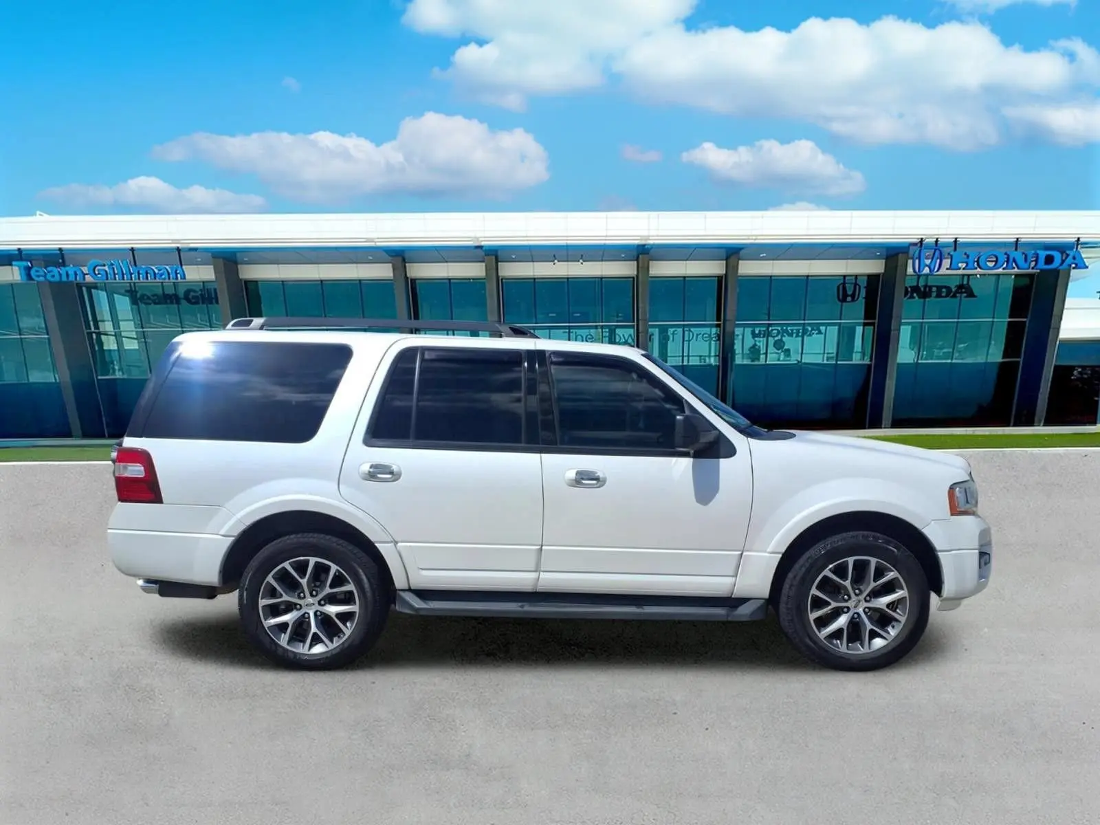 2017 Ford Expedition XLT photo 3