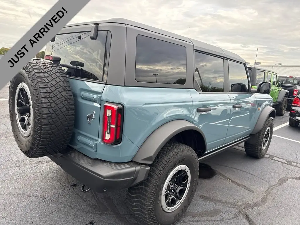 2022 Ford Bronco Badlands 4WD photo 5