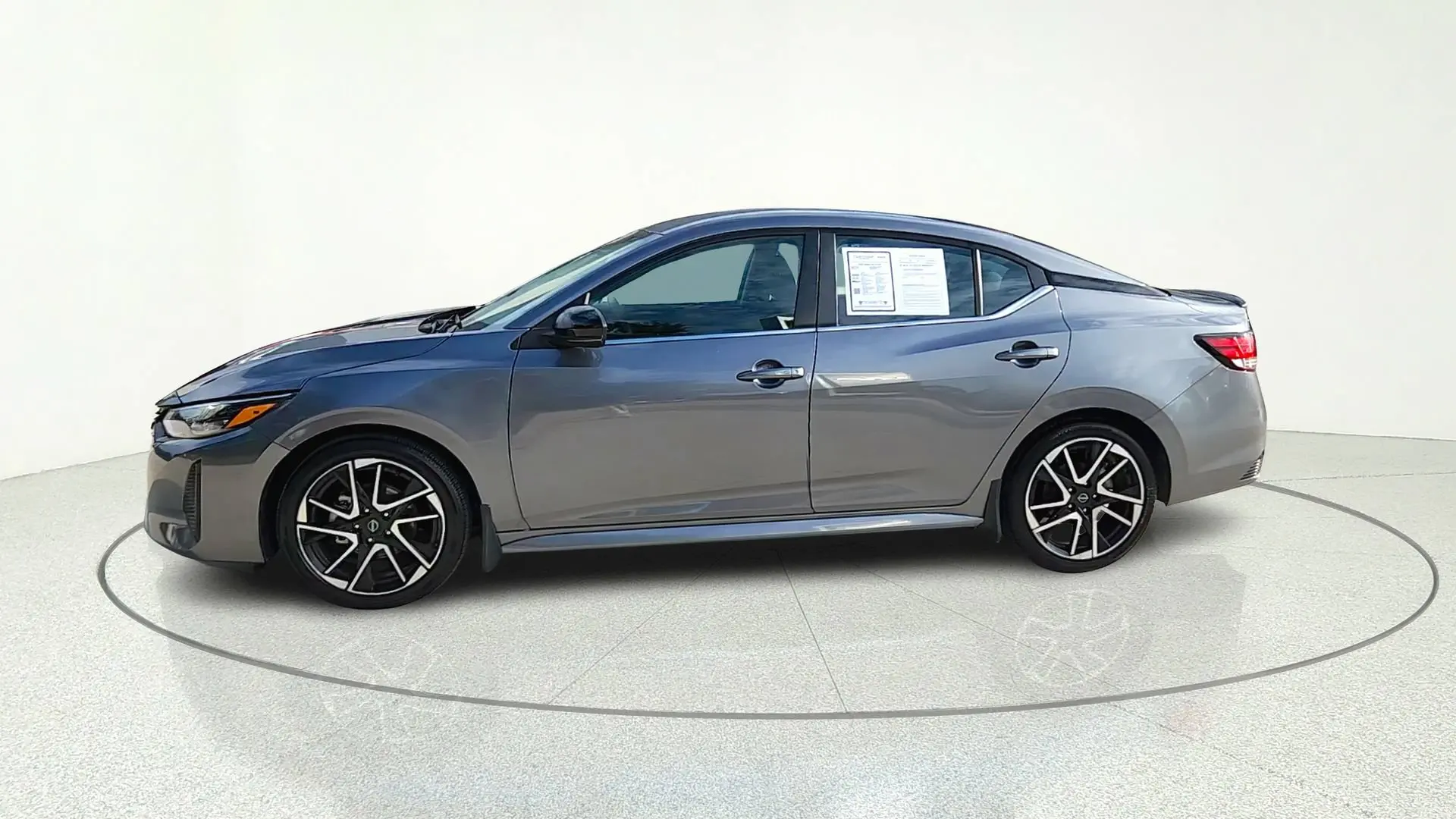 2025 Nissan Sentra SR CVT photo 5
