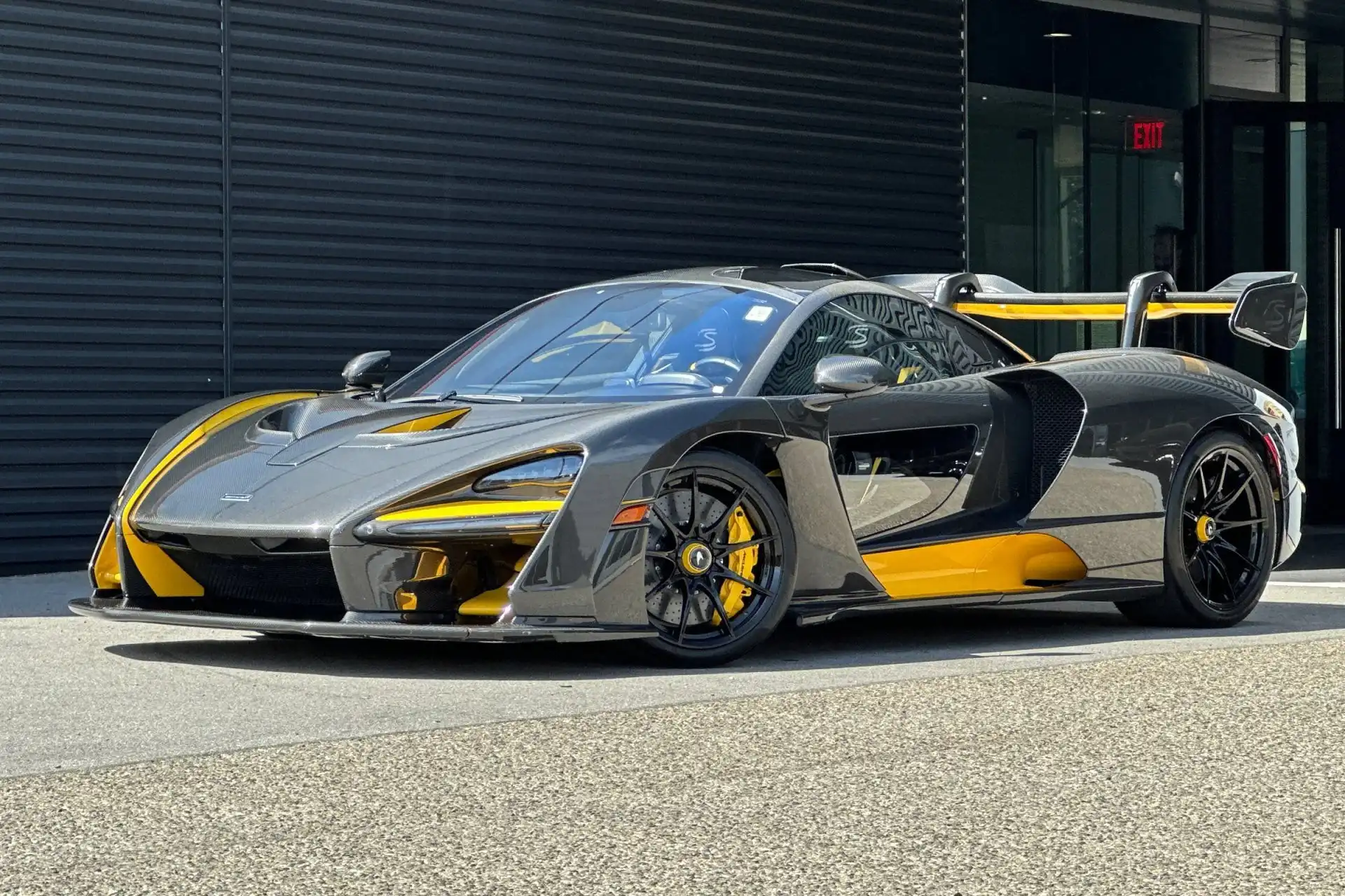 2019 McLaren Senna's photo