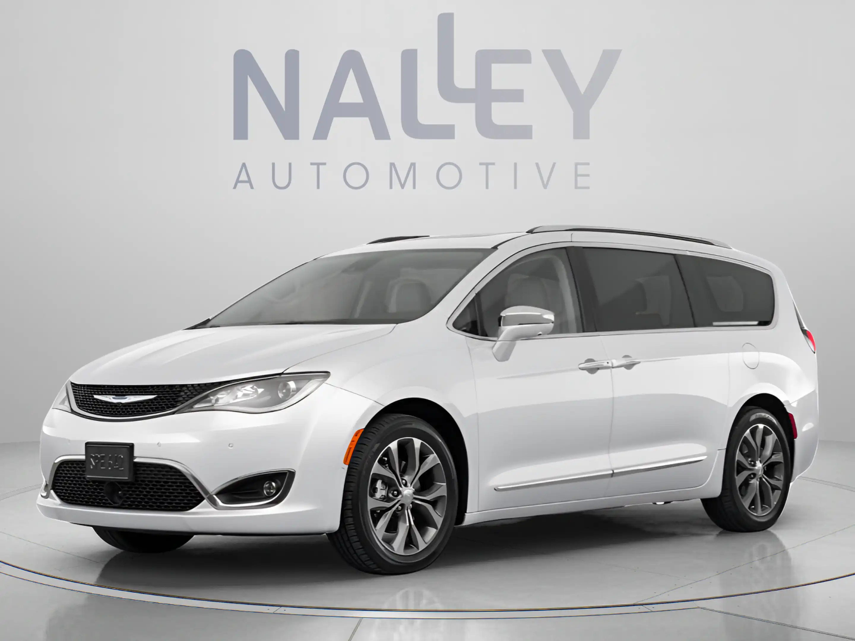 2017 Chrysler Pacifica Limited's photo