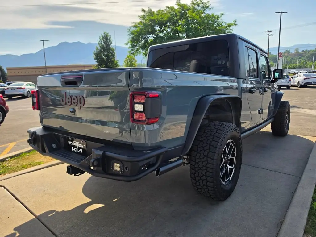 2024 Jeep Gladiator Rubicon photo 5