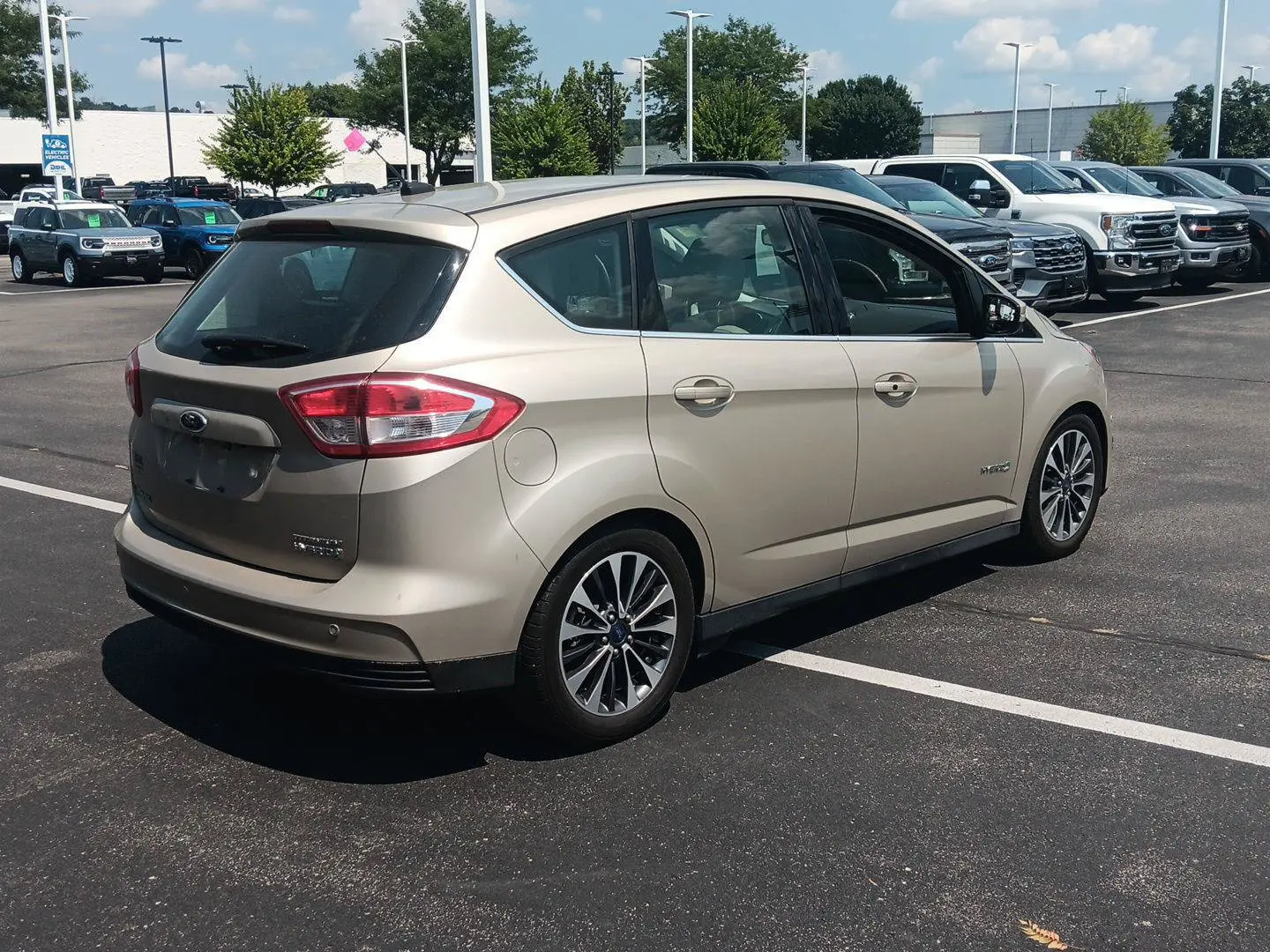 2017 Ford C-Max Hybrid Titanium photo 4
