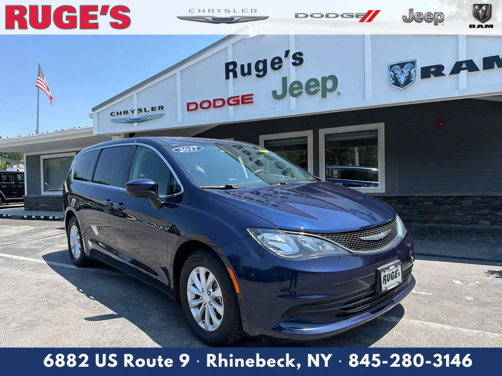 2017 Chrysler Pacifica Touring's photo
