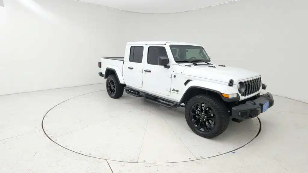 2025 Jeep Gladiator Nighthawk Auto's photo