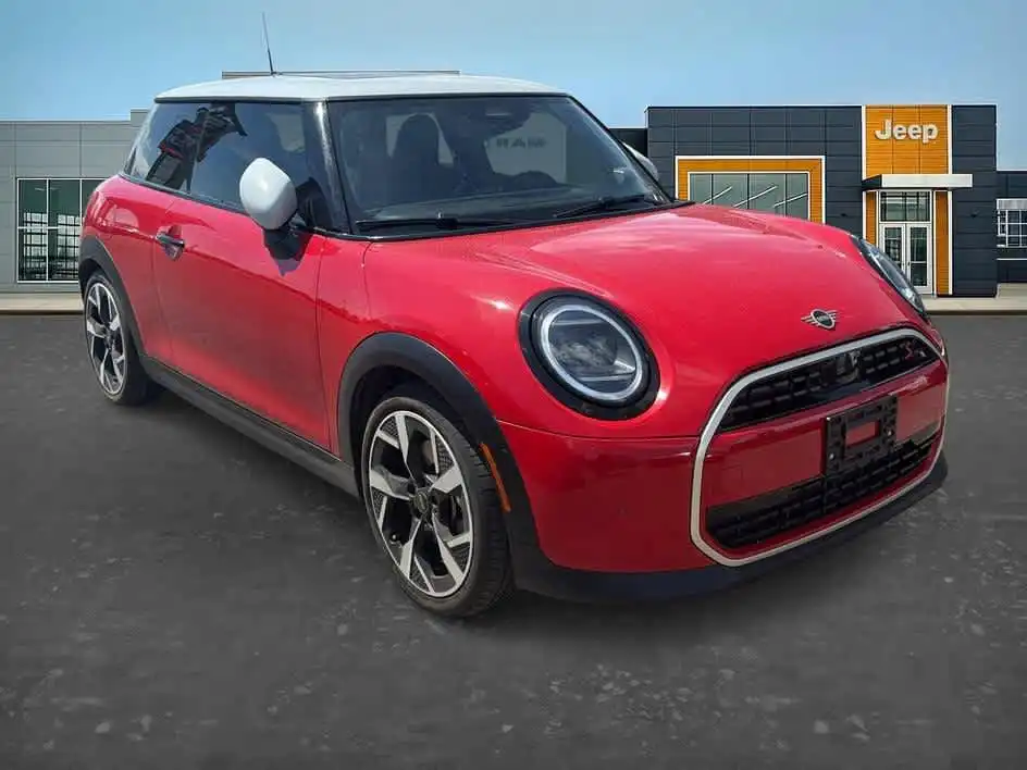 2025 MINI Hardtop Cooper S Signature's photo