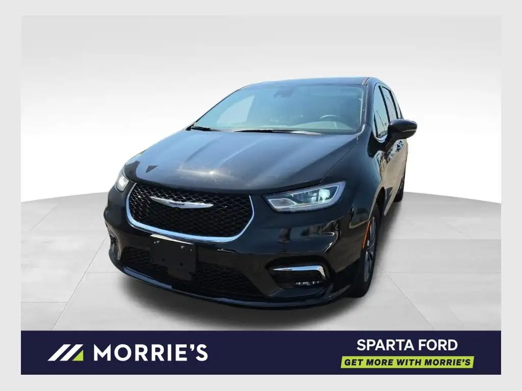 2024 Chrysler Pacifica Hybrid Select PHEV's photo