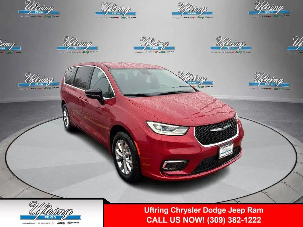 2026 Chrysler Pacifica Select AWD's photo