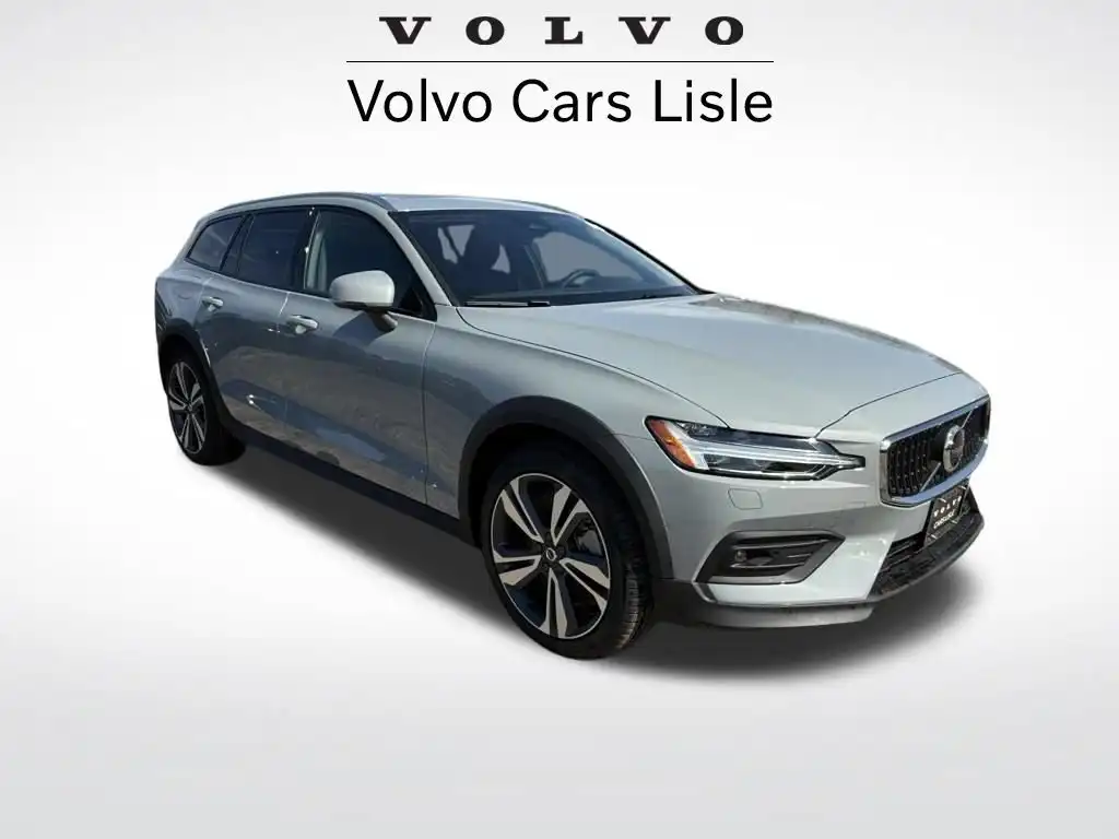 2026 Volvo V60 Cross Country B5 Plus AWD's photo