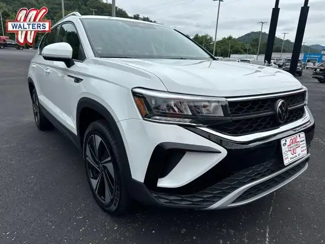 2024 Volkswagen Taos 1.5T SE 4Motion's photo