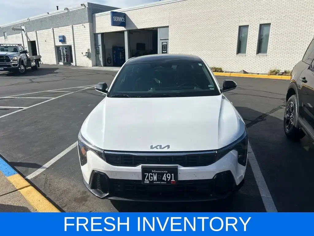 2025 Kia K4 GT-Line Auto's photo