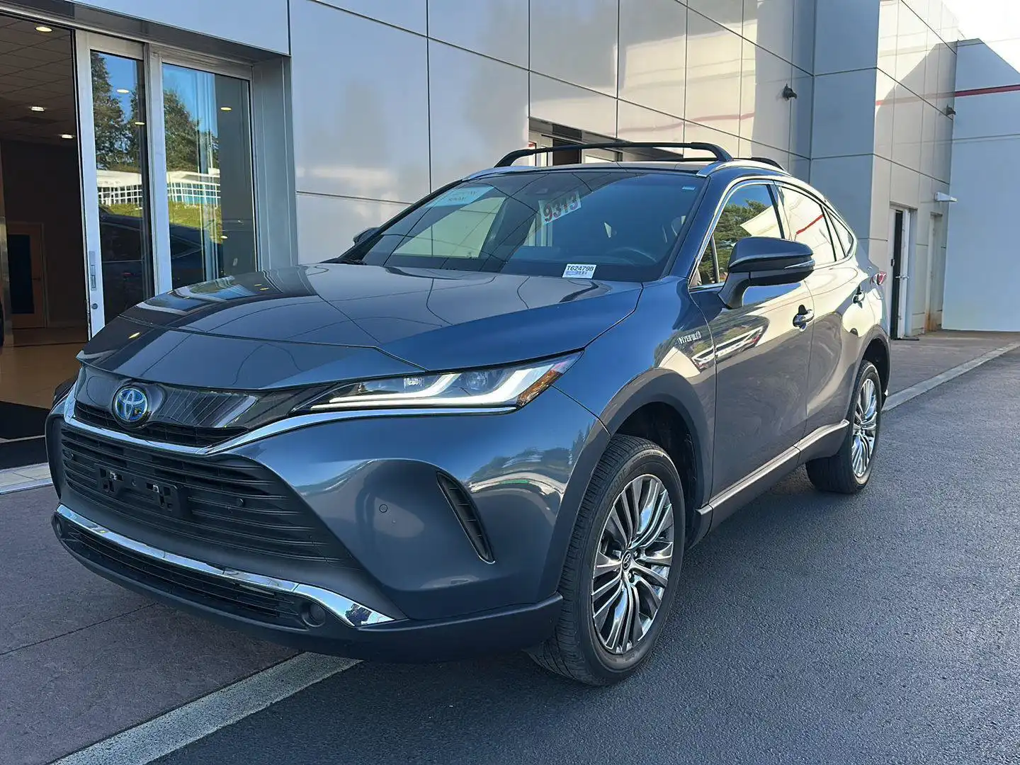 2021 Toyota Venza XLE Hybrid AWD's photo