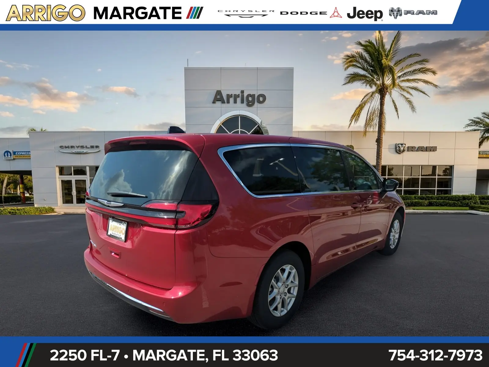 2026 Chrysler Pacifica Select photo 5