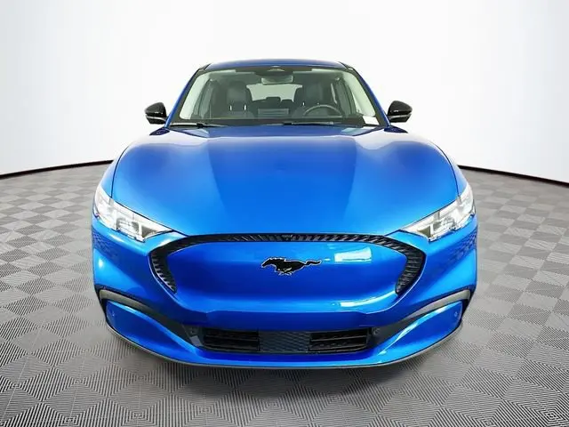 2025 Ford Mustang-Mach-e Select photo 5