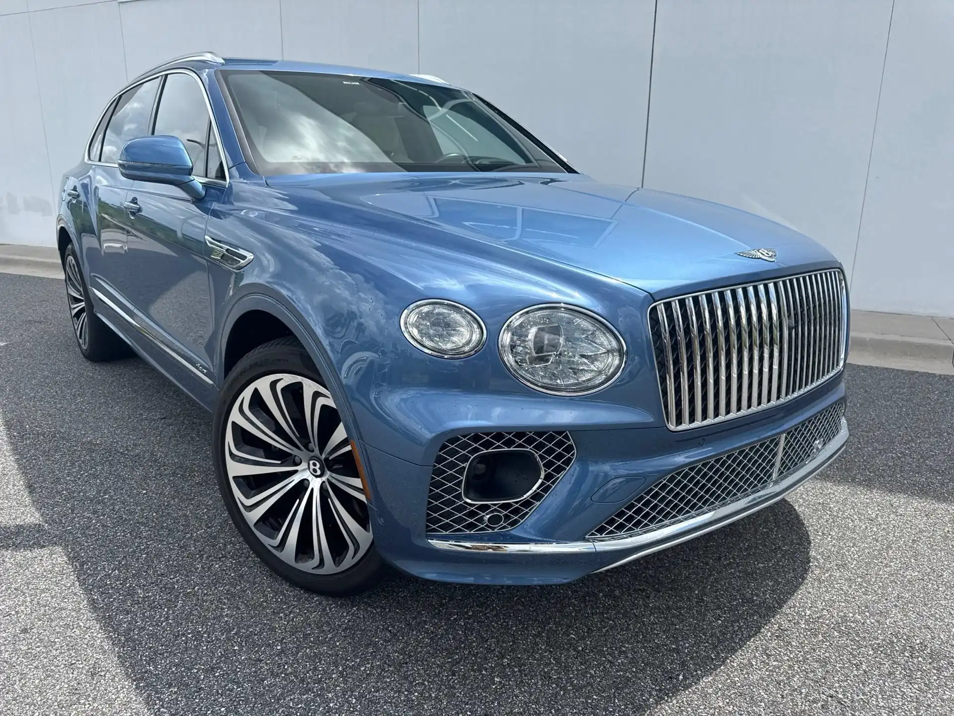 2023 Bentley Bentayga EWB Azure's photo