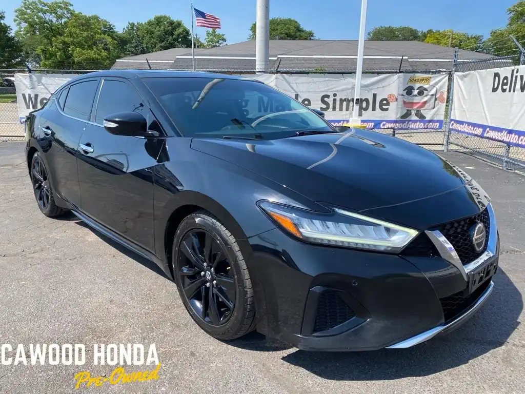 2019 Nissan Maxima SV's photo