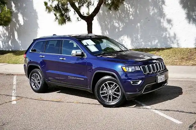 2017 Jeep Grand Cherokee Limited's photo