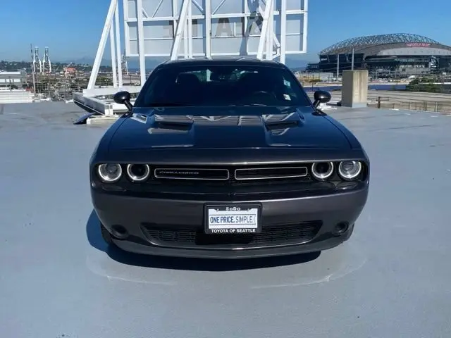 2020 Dodge Challenger SXT Auto photo 3