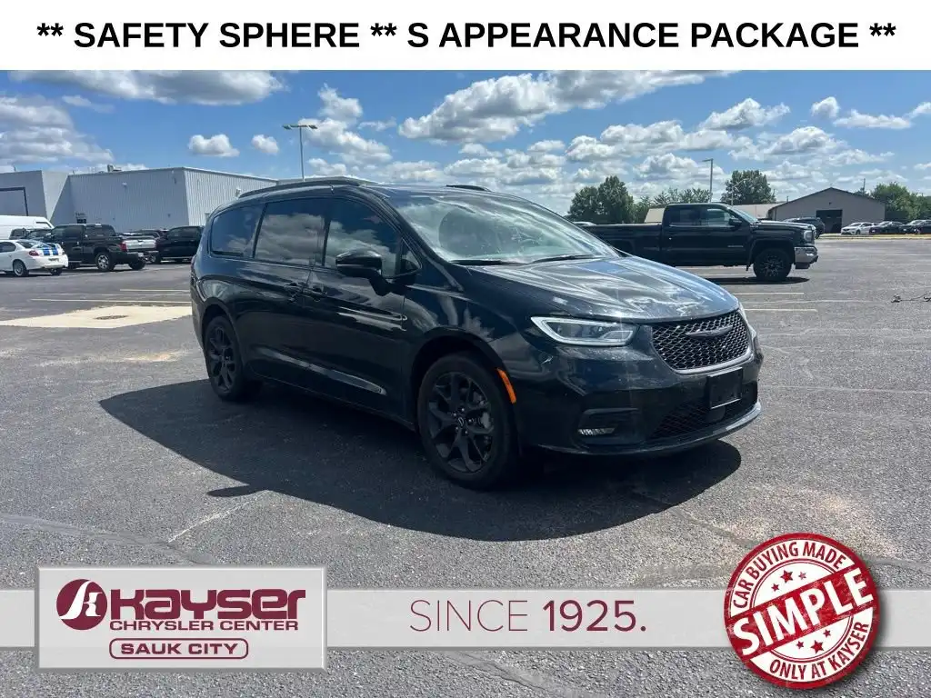 2026 Chrysler Pacifica Limited AWD's photo