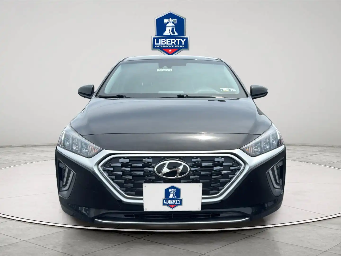 2022 Hyundai Ioniq Plug-In Hybrid SEL's photo